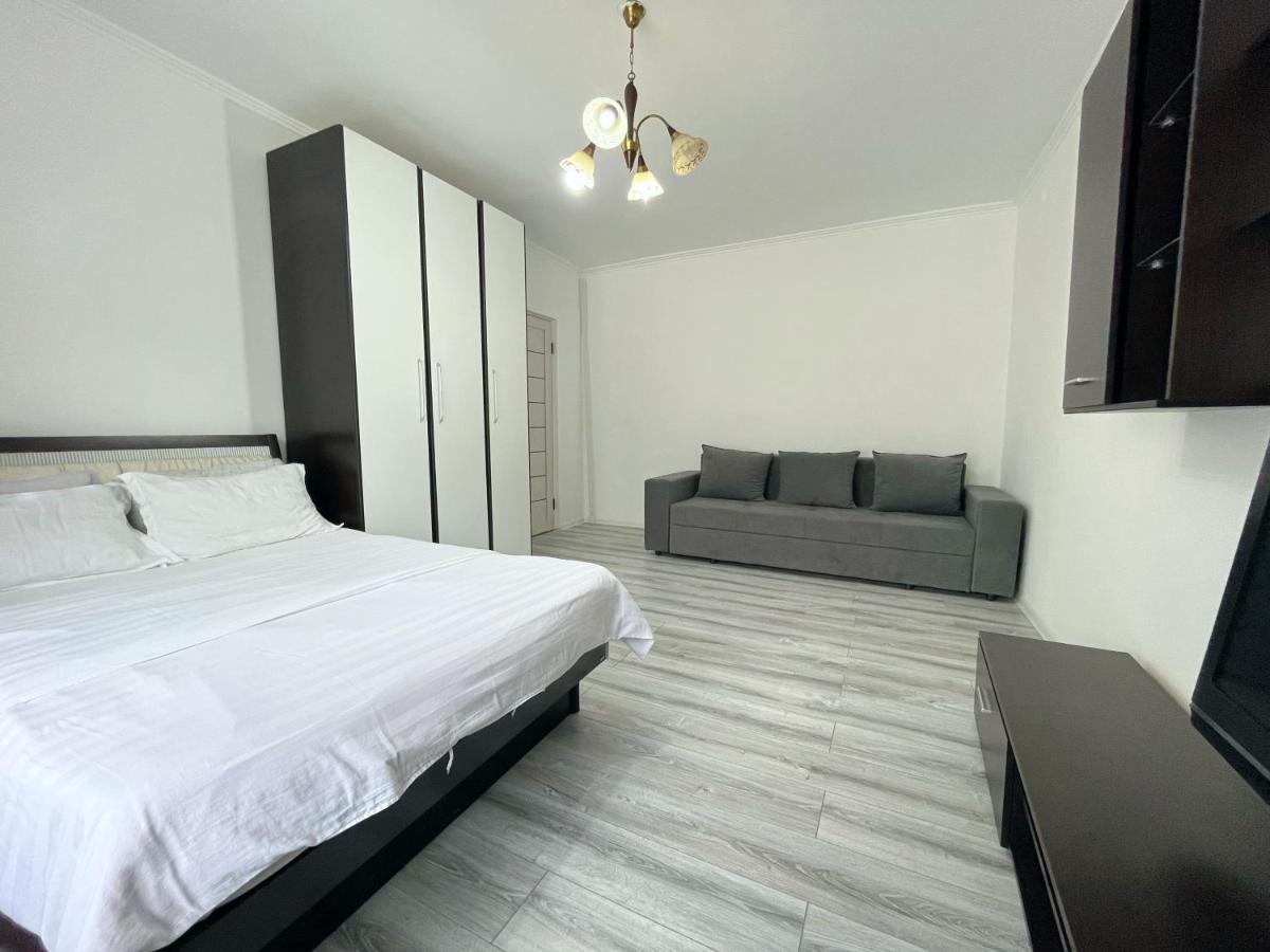 Ferienwohnung Наурызбай Almaty Exterior foto